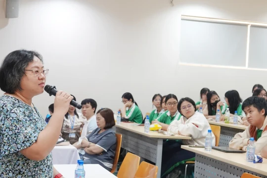 Có nên dùng công nghệ AI trong học tập tiếng Anh?