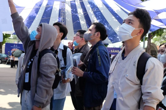 Không đợi tốt nghiệp, sinh viên 'săn' việc sớm