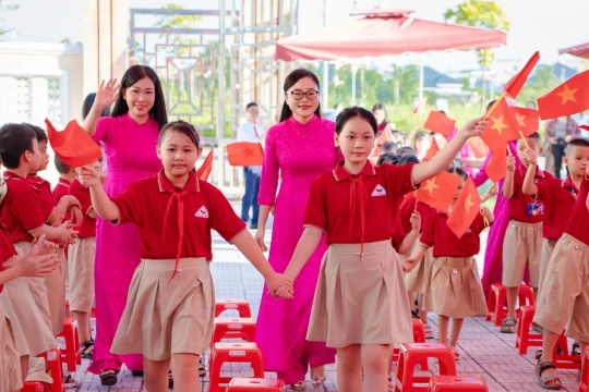 Nữ nhà giáo thời 4.0 trọn chữ 'nghề', vẹn chữ 'nhà'
