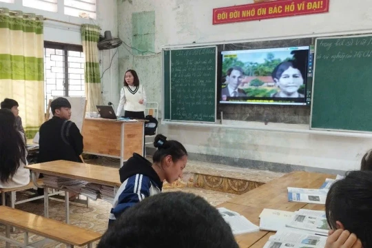 Truyền cảm hứng yêu Lịch sử cho học sinh vùng khó