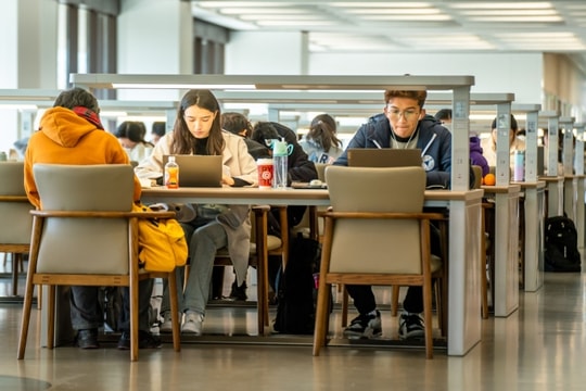 Nhiều học sinh 'quay lưng' với đại học top đầu