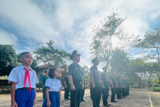 'Con nuôi' đồn biên phòng: Những 'mầm xanh' vạm vỡ