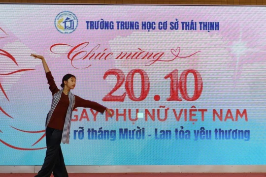 Học sinh thể hiện lòng biết ơn nhân ngày 20/10