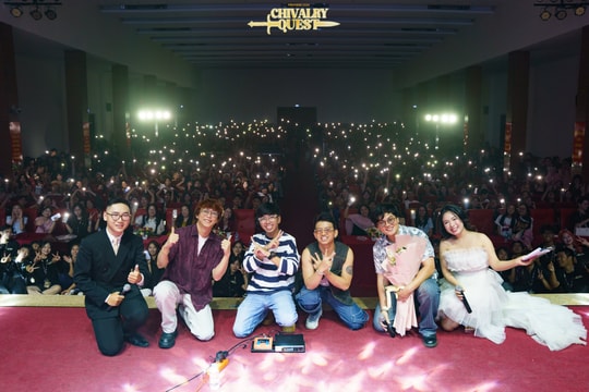 Gala Premiere 2025: Đêm nhạc hội ấn tượng chào đón tân sinh viên K45 Khoa PR-ADs