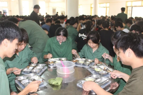 Thái Nguyên: Thực hư 244 sinh viên Trung tâm Giáo dục Quốc phòng bị ngộ độc