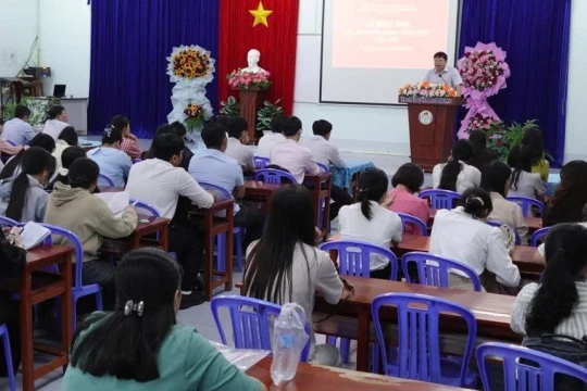 560 thí sinh tham dự kỳ thi tuyển dụng viên chức lĩnh vực Giáo dục ở Cà Mau