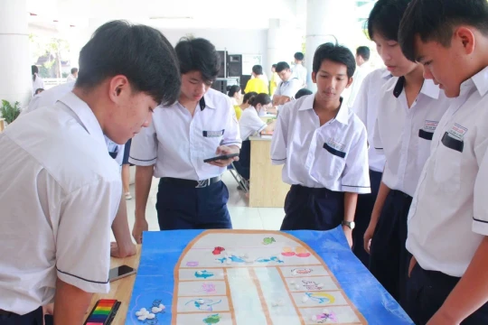 Không điện thoại giờ ra chơi, sân trường TPHCM rộn ràng tiếng cười