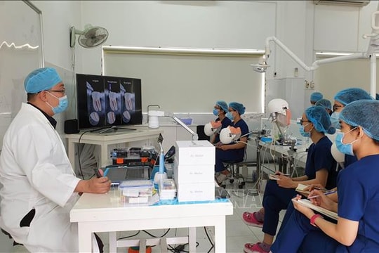 Xây dựng nguồn nhân lực chất lượng cao để tạo chuyển đổi về 'chất'