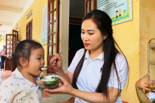 Cô giáo trẻ thắp sáng vùng biên xứ Thanh bằng tình yêu nghề