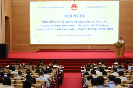 Phú Thọ: Tăng cường tập huấn cán bộ, giáo viên tham gia phổ cập giáo dục và xóa mù chữ