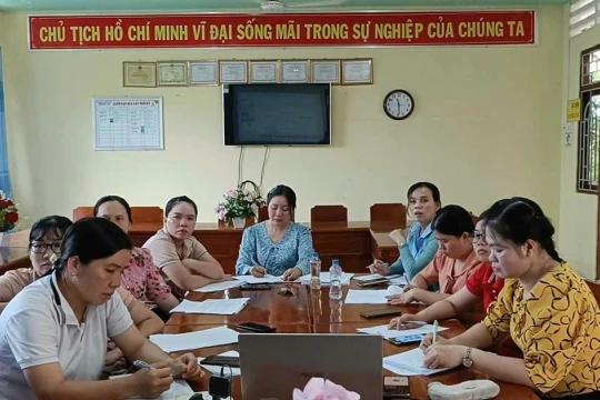 Duy trì, nâng cao chất lượng xóa mù chữ sau sáp nhập