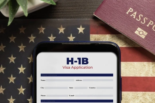 Mỹ miễn phí làm visa H-1B