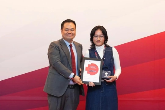 Ám ảnh nợ nần, nữ sinh bứt phá giành học bổng toàn phần đại học quốc tế