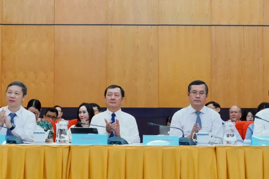 Chuyên gia bàn về lợi ích và thách thức ứng dụng AI trong giáo dục