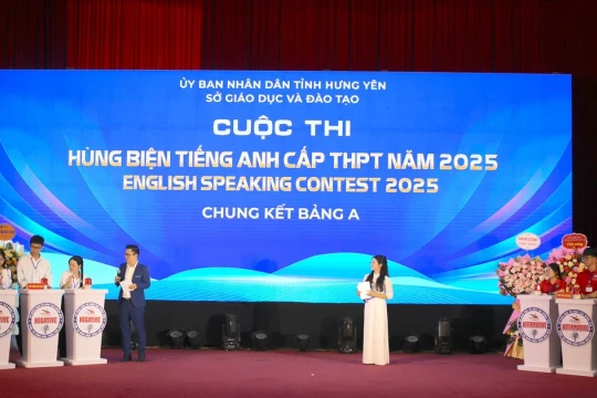 Sôi nổi cuộc thi Hùng biện tiếng Anh cấp THPT Hưng Yên năm 2025
