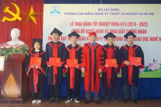 Đề xuất rút ngắn thời gian cấp bằng tốt nghiệp: Chuyển mình mạnh mẽ trong kỷ nguyên số