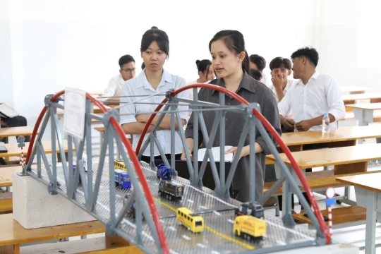 Tái cấu trúc trường đại học công lập: Làm rõ tiêu chí