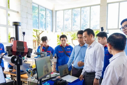 Vĩnh Long tăng cường hỗ trợ SV, học viên lĩnh vực STEM tiếp cận vốn chính sách
