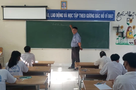 Trường học thu hẹp khoảng cách tiếp cận tri thức với ứng dụng công nghệ