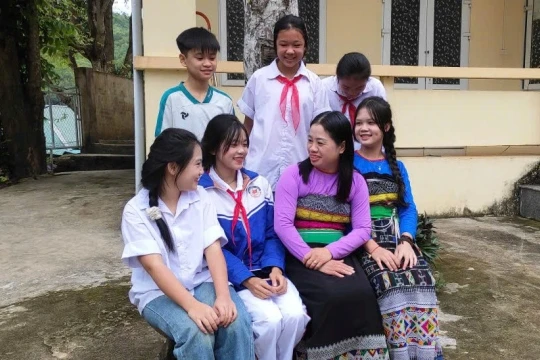 Người gieo yêu thương và khát vọng học tập ở vùng biên Tam Thanh