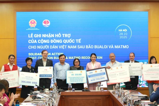 Việt Nam nhận hơn 9,6 triệu USD cứu trợ sau bão Bualoi và Matmo Việt Nam nhận hơn 9,6 triệu USD cứu trợ sau bão Bualoi và Matmo
