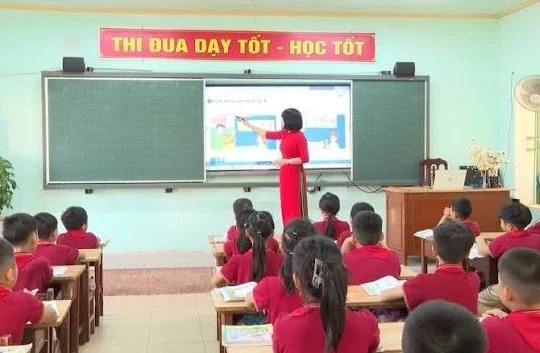 Nghị quyết 71-NQ/TW với thi đua dạy tốt, học tốt