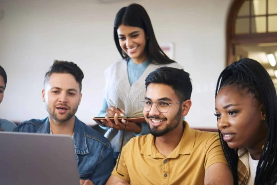 Du học Canada giảm mạnh vì chính sách nhập cư