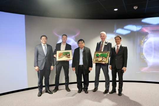 Phó Thủ tướng Nguyễn Chí Dũng thăm Khu Công nghệ Khoa học Sci-Tech