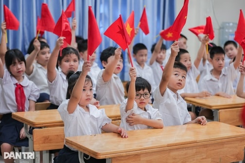 Hà Nội dự kiến thu tiền đón sớm, trả muộn học sinh 12.000 đồng/60 phút Hà Nội dự kiến thu tiền đón sớm, trả muộn học sinh 12.000 đồng/60 phút