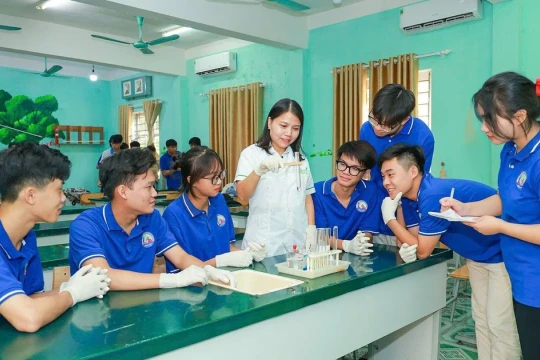 Hiệu trưởng có thể tuyển dụng giáo viên: Cần thực tâm, thực tài