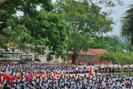 Thắp sáng tri thức nơi cực Tây Tổ quốc