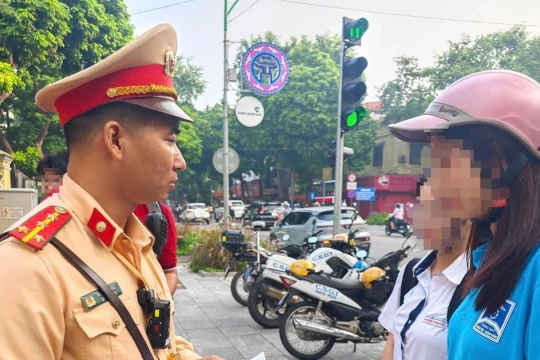 Gần 200 học sinh, phụ huynh vi phạm giao thông trong một khung giờ tại Hà Nội