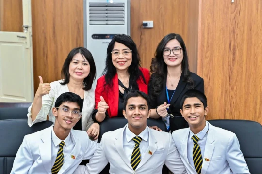 Trường Newton tham gia tiếp đoàn đại biểu dự diễn đàn trường học thế giới 2025