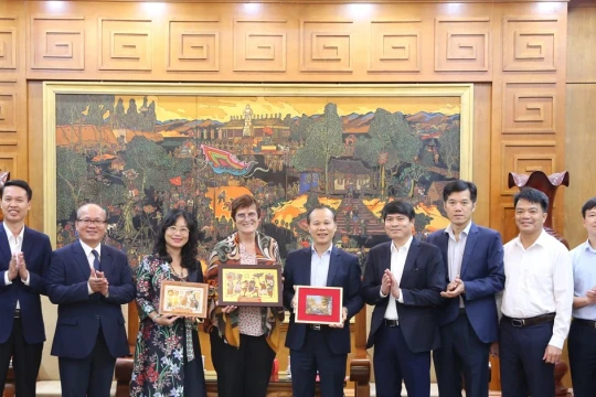 Bắc Ninh mong muốn hợp tác quốc tế đào tạo ngành công nghệ bán dẫn Bắc Ninh mong muốn hợp tác quốc tế đào tạo ngành công nghệ bán dẫn