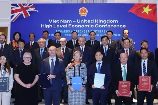 Pearson Education và EMG Education ký kết MOU về hợp tác giáo dục toàn diện