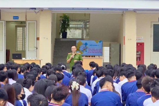 Giúp học sinh nhận thức rõ ràng về hiểm họa từ khói thuốc lá