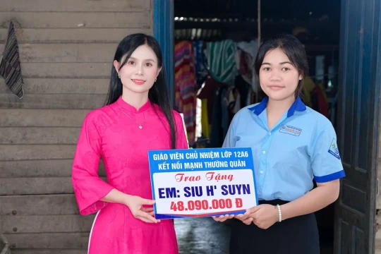 Cô giáo gieo mầm yêu thương trên vùng đất đại ngàn