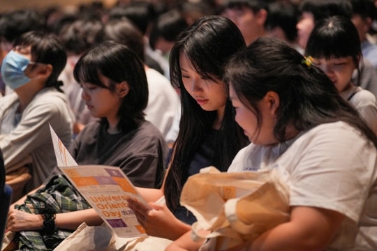 Du học sinh Hong Kong 'vỡ mộng' vì tìm việc