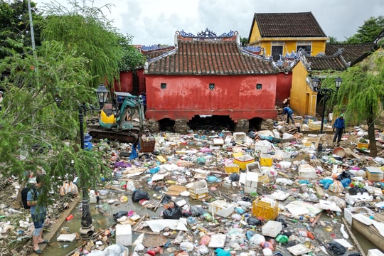 Không nhận ra Hội An sau trận lũ lịch sử