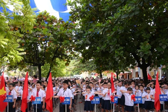 Tiếp tục quan tâm để 'giáo dục là quốc sách hàng đầu'