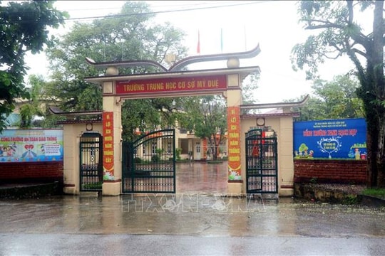 Khoảng 37.000 học sinh ở Hà Tĩnh nghỉ học do mưa lũ