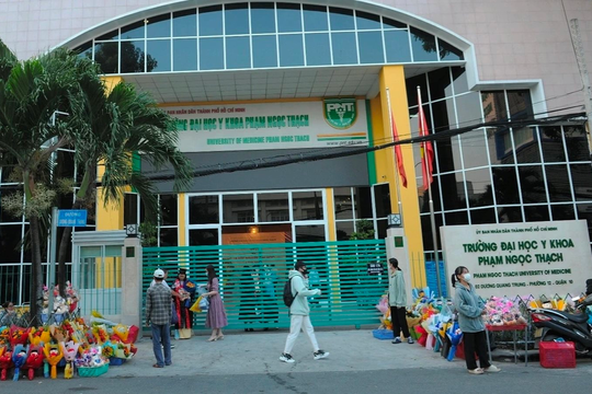 Sau ồn ào nam sinh 24 tuổi trúng tuyển tiến sĩ, trường ra quyết định mới