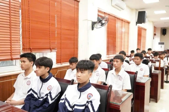 Vì món nợ 50 nghìn đồng, 21 học sinh 'sắm' hung khí chuẩn bị đánh nhau