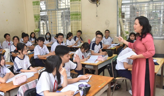 Tất cả nhà giáo đều được hưởng "hệ số lương đặc thù", giáo viên mầm non hệ số 1,25 so với hiện nay