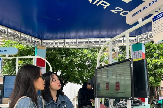 Chuyên gia chia sẻ học tốt ngoại ngữ để thay đổi tương lai