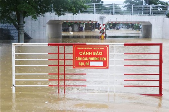 Học sinh thành phố Huế tiếp tục nghỉ học ngày 3/11 để tránh lũ