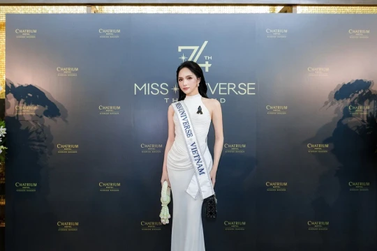 Gu thời trang đẳng cấp giúp Hương Giang nổi bật ở Miss Universe 2025