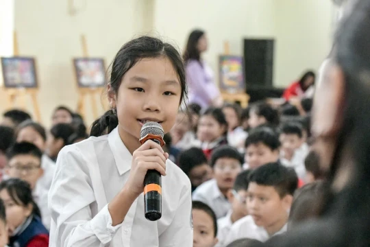 Học sinh Thủ đô hưởng ứng Ngày pháp luật Việt Nam