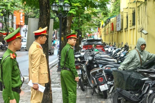 CSGT Hà Nội kiểm tra, phát hiện 233 học sinh vi phạm giao thông