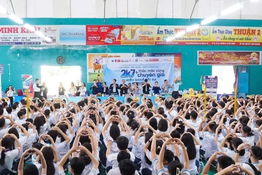 Nuôi dưỡng văn hóa dân tộc, quan tâm thể chất của học sinh